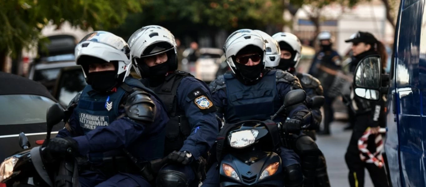 Ρόδος: Πακιστανός «πρόσφυγας» αυνανίστηκε μπροστά σε μητέρες και στα ανήλικα παιδιά τους